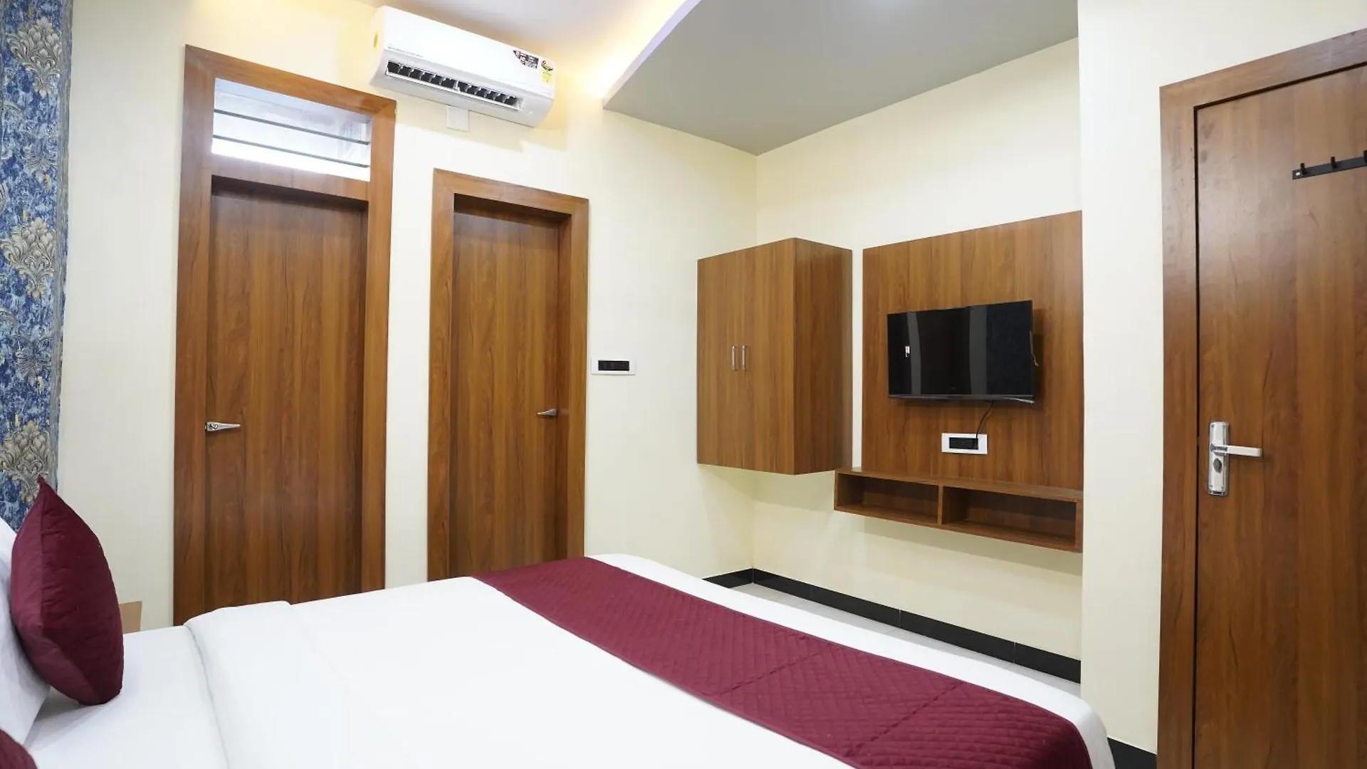 The Castle Stay Inn Udaipur Railway Station contacts