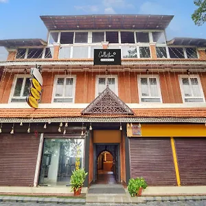 https://super-collection-o-calvathy-road-near-formerly-ava.kerala-hotels.net