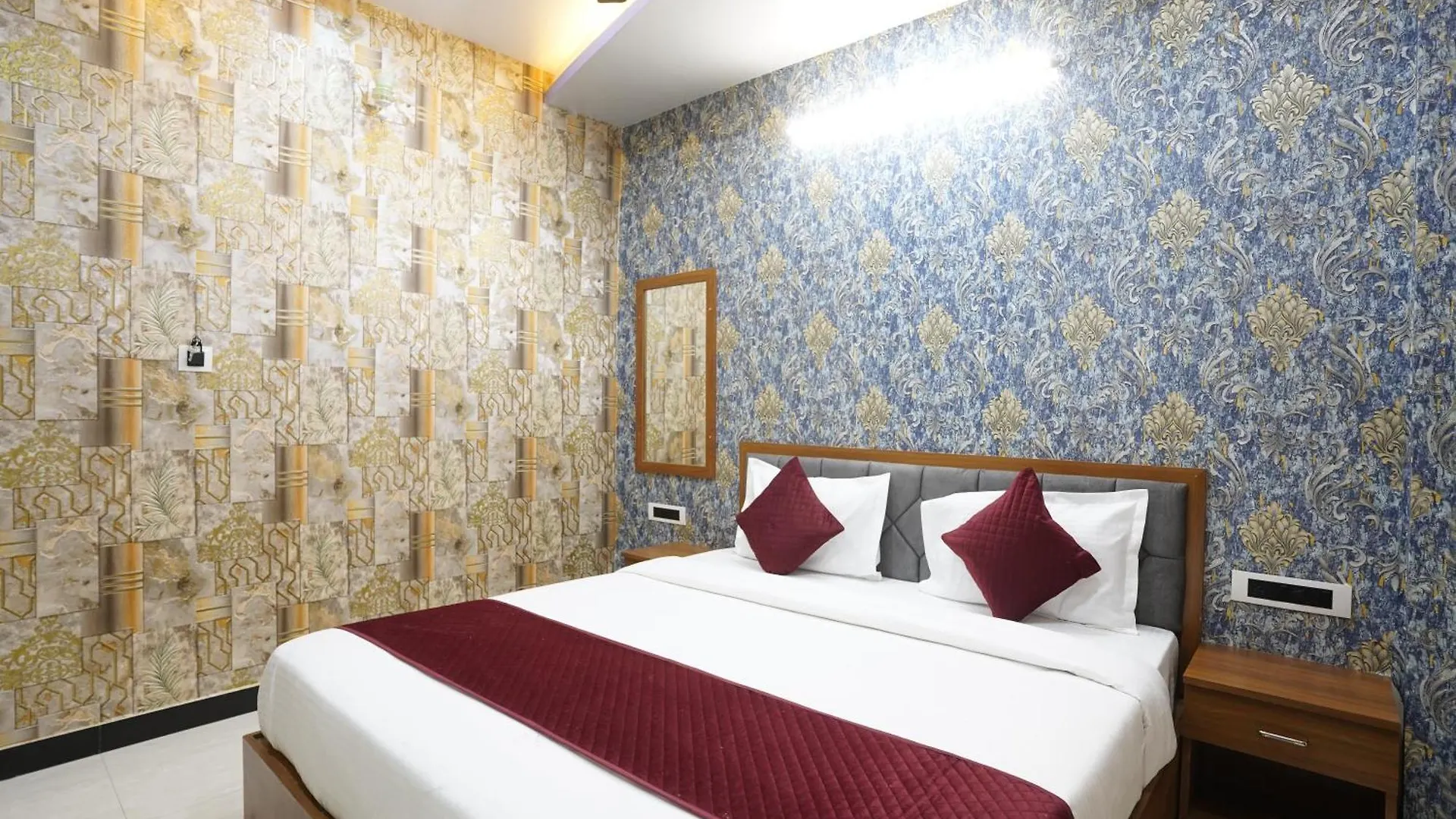 *** Hotel The Castle Stay Inn Udaipur Railway Station India